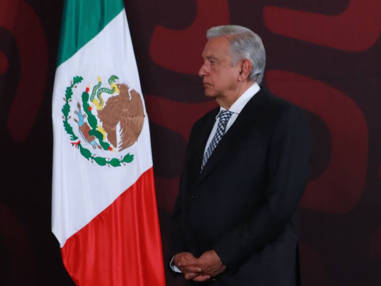 El presidente mexicano Andrés Manuel López Obrador habla en el Palacio Nacional en la Ciudad de México.