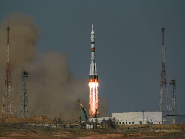 El despegue del Soyuz MS-18 desde