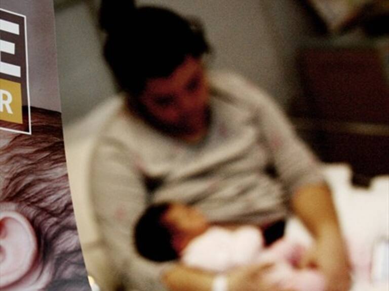 Senado despachó ley que multará a quienes impidan que madres amamanten a sus hijos