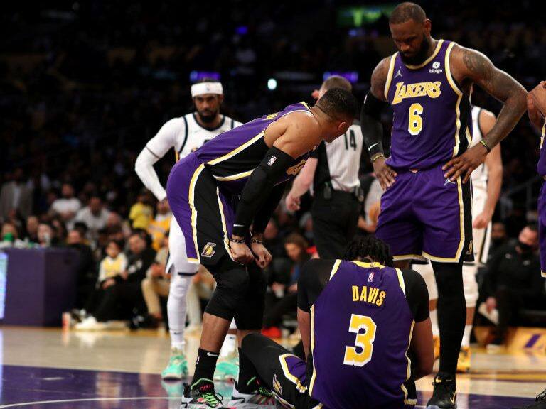 Una buena y una mala: Los Lakers ganan, pero sufren con la lesión de Anthony Davis