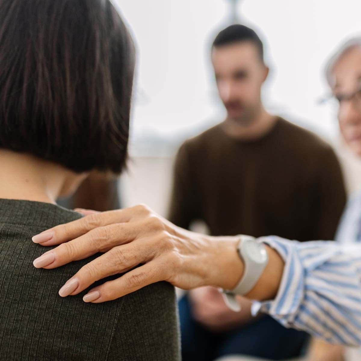 Por qué algunas personas sienten que deben resolver los problemas de los demás: esto dice la psicología