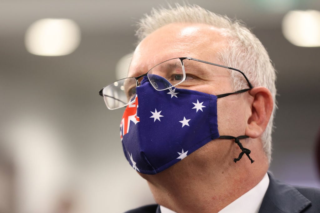 El primer ministro australiano Scott Morrison con una mascarilla