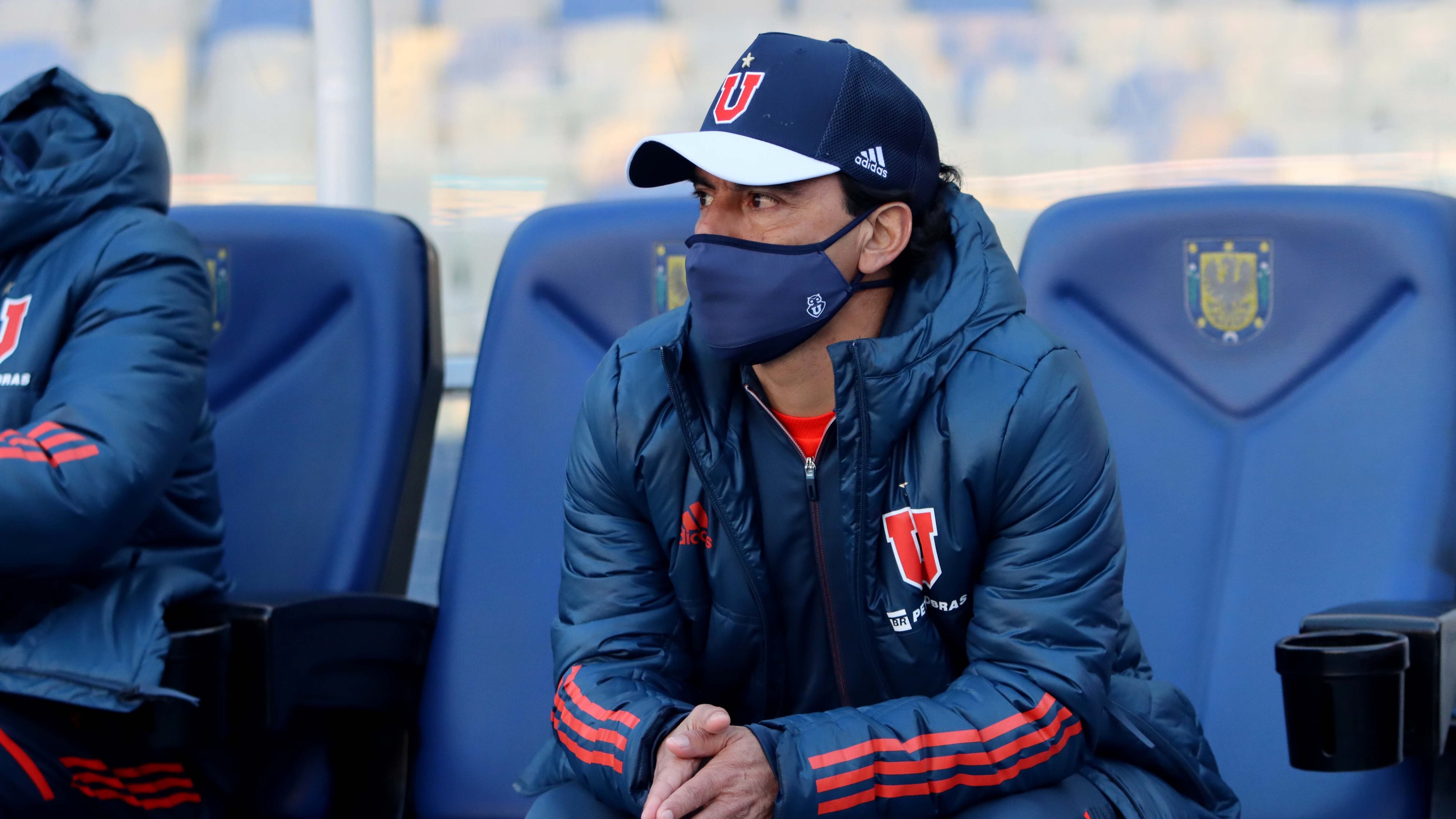 04 de Julio de 2021/CONCEPCION
Esteban Valencia Director Técnico de Universidad de Chile, durante el partido válido por los octavos de finales de la Copa Chile 2021, entre Fernández Vial vs Universidad de Chile, disputado en el Estadio Ester Roa Rebolledo.
FOTO: DANIEL PINO/AGENCIAUNO