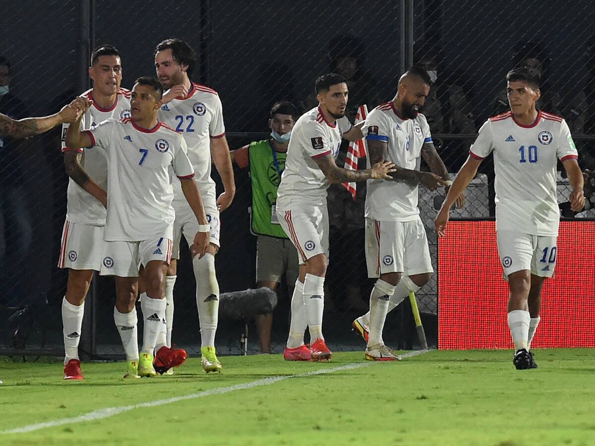 Con gol olímpico de Alexis: así fue la última visita de La Roja a Paraguay por las Eliminatorias