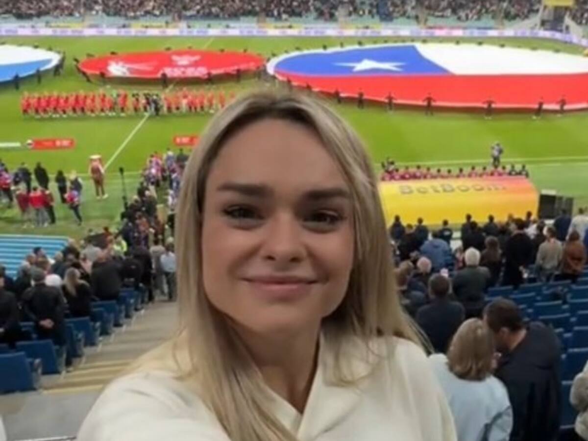 Se hizo viral por La Roja, vino a Chile y vivió tenso episodio: “Es la primera vez que me pasa algo así”