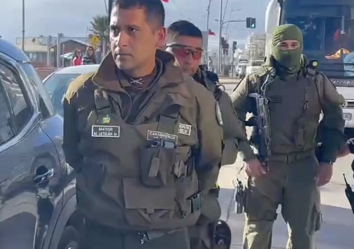 Detienen a exseremi de Salud tras ser sorprendido usando uniforme similar al de Carabineros