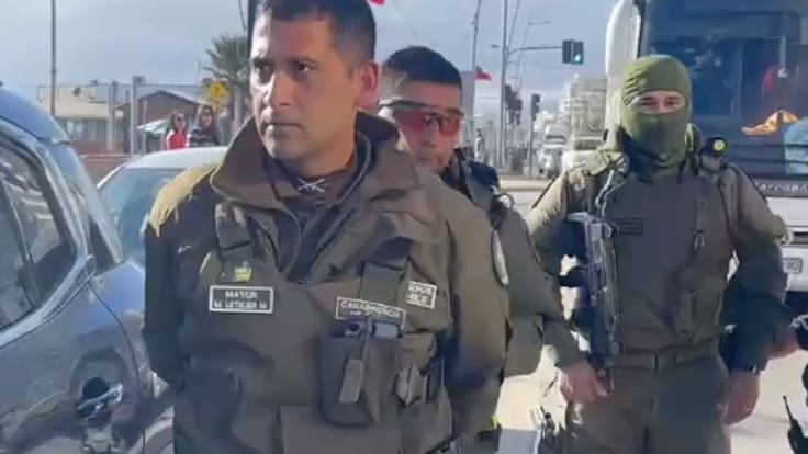 Detienen a exseremi de Salud tras ser sorprendido usando uniforme similar al de Carabineros en La Serena