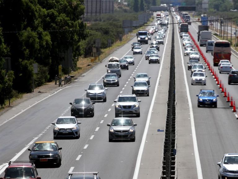 Gerente comercial Ruta del Maipo: "En total serían del orden de 100 mil los vehículos que saldrían entre jueves y viernes"