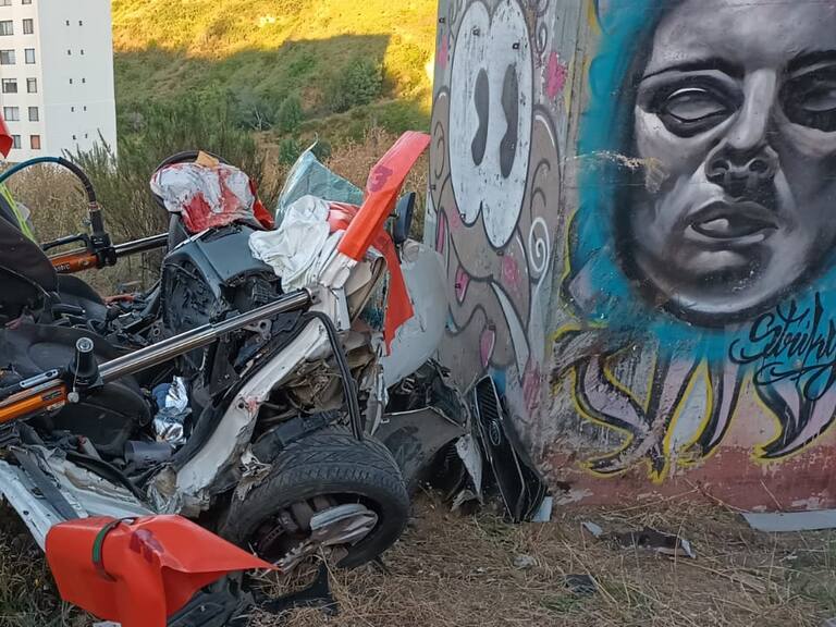 Dos fallecidos y tres heridos de gravedad deja accidente en Viña del Mar