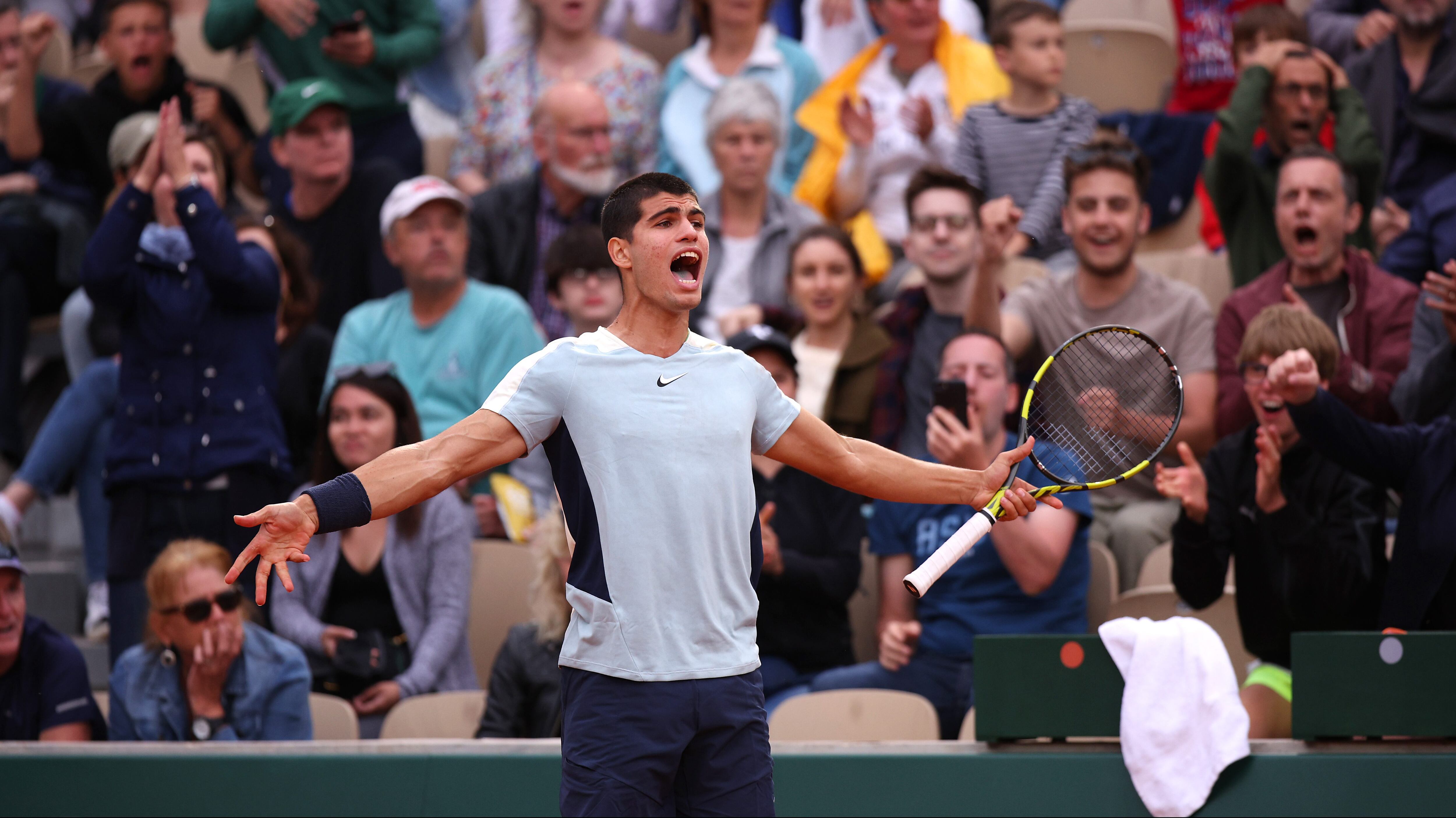 Carlos Alcaraz le gana una batalla a Ramos Viñolas en Roland Garros