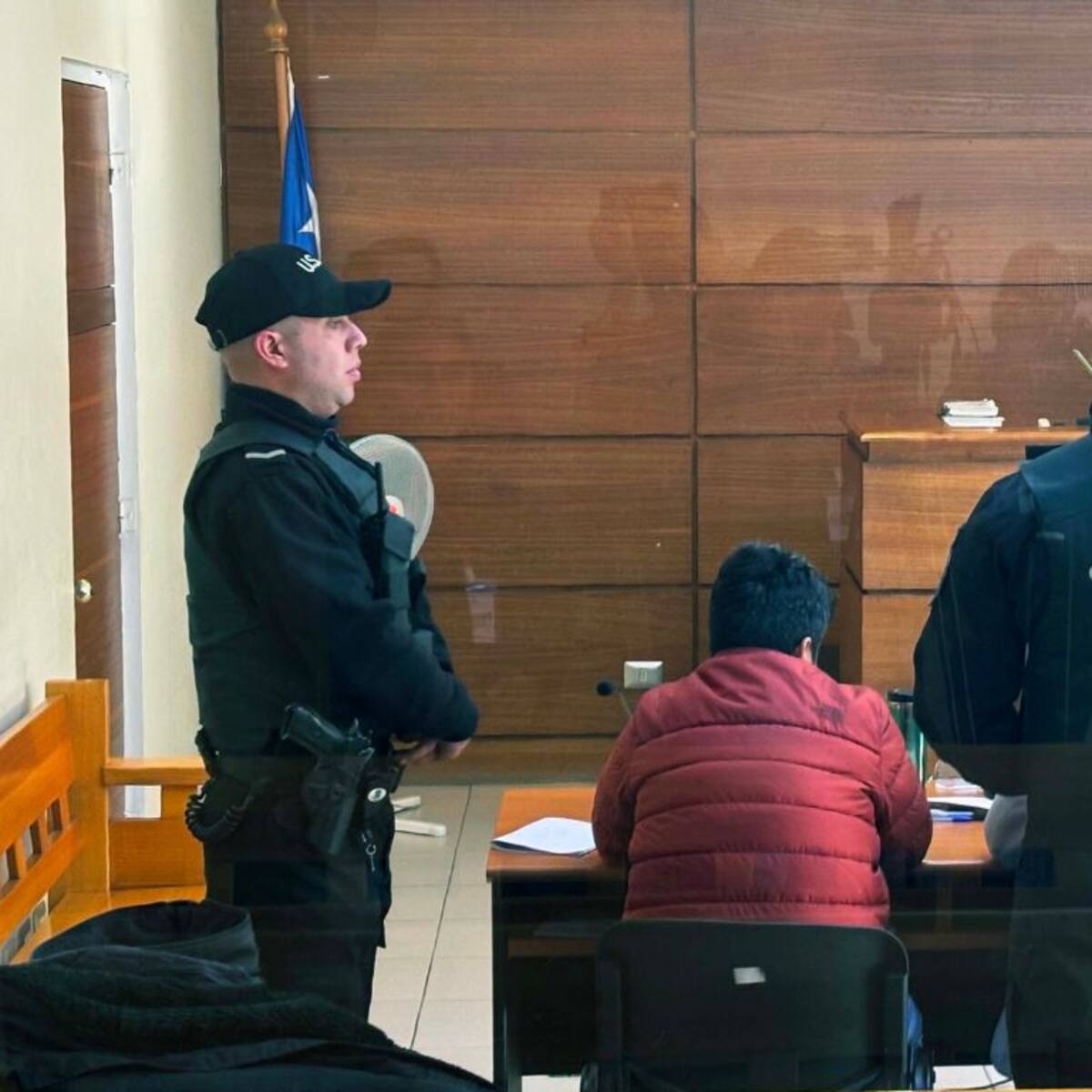Decretan prisión preventiva para acusado de atacar a su expareja y atropellar a carabinero en Valparaíso