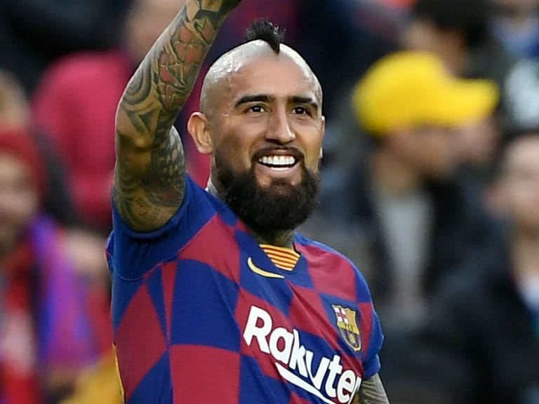 Arturo Vidal se lució mostrando particular acrobacia que hizo con su hijo mayor