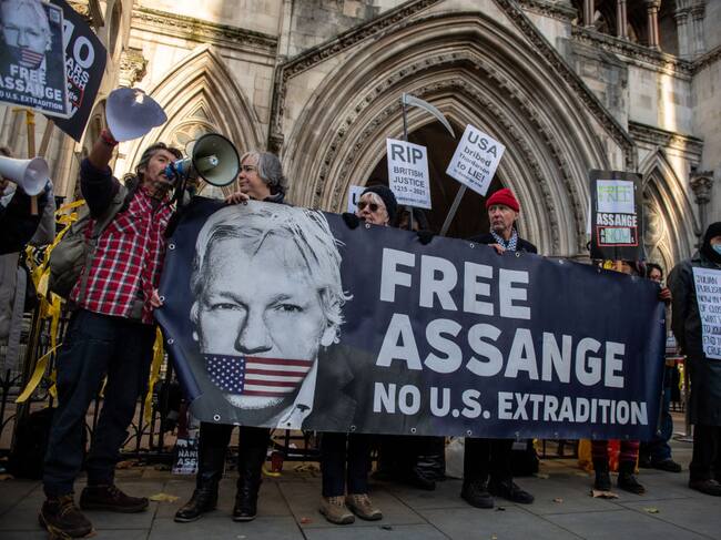 Manifestación por la libertad de Julian Assange en Inglaterra