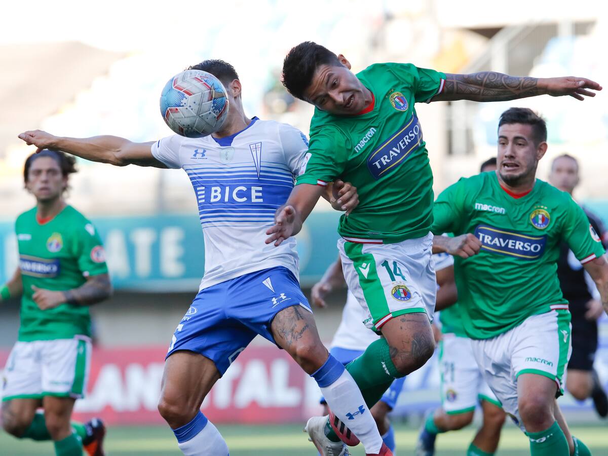Audax Italiano y la UC empataron en un polémico partido disputado en La Florida