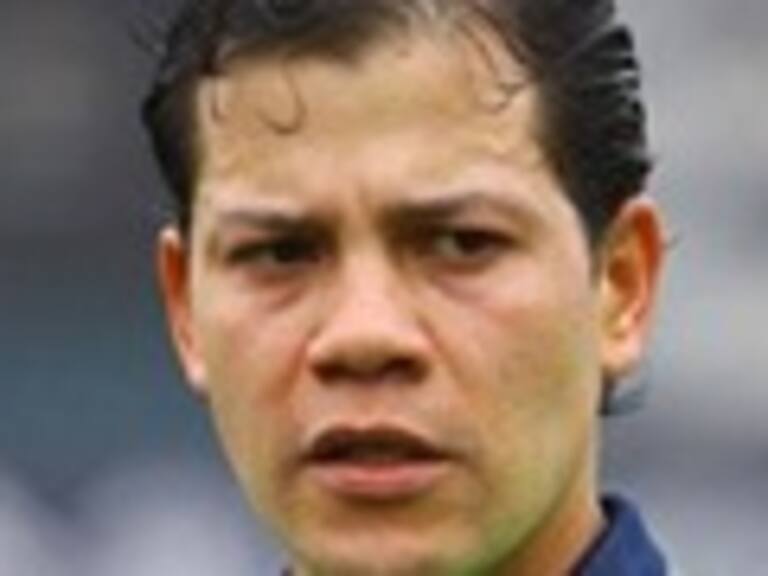 Árbitro peruano Víctor Carrillo dirigirá duelo clasificatorio Chile-Colombia