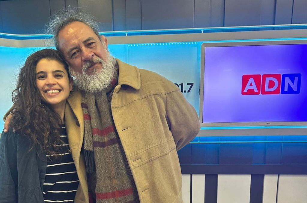 Luis Dubó, actor de la obra "Lobo": "Muestra una parte tan dolorosa de nuestra historia"
