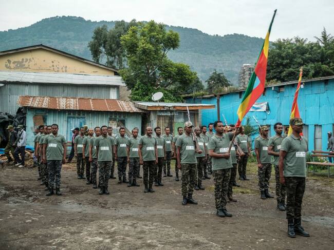 Reservas entrenan por el conflicto ante el Tigray en Etiopía