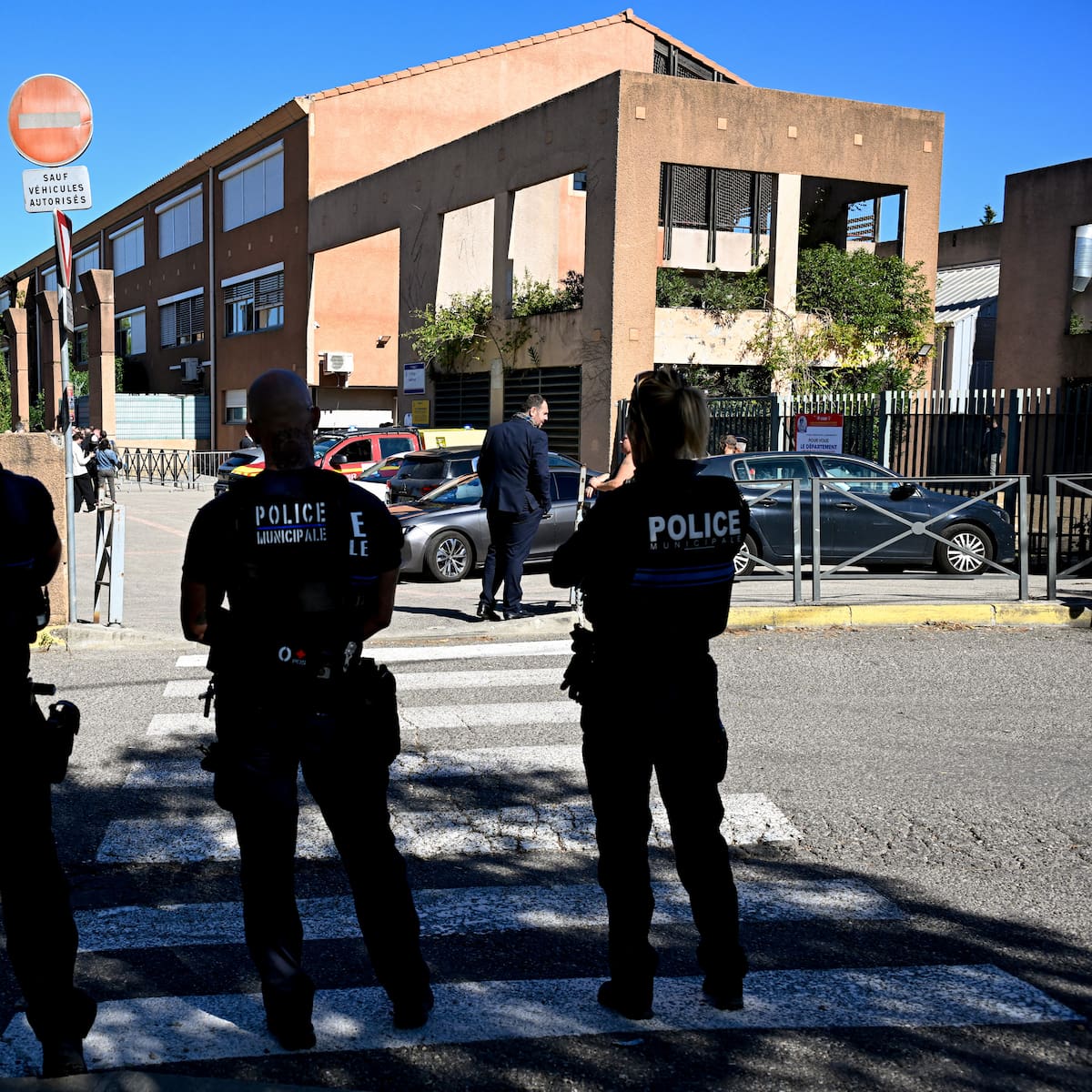 Tiroteo en escuela de Francia: estudiante de 14 años hiere al director y a una profesora
