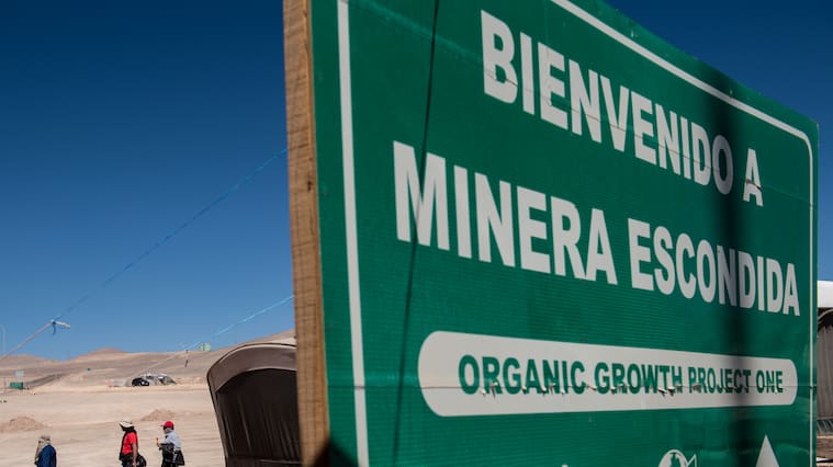 Huelga de trabajadores de Minera Escondida en el marco de su negociación colectiva