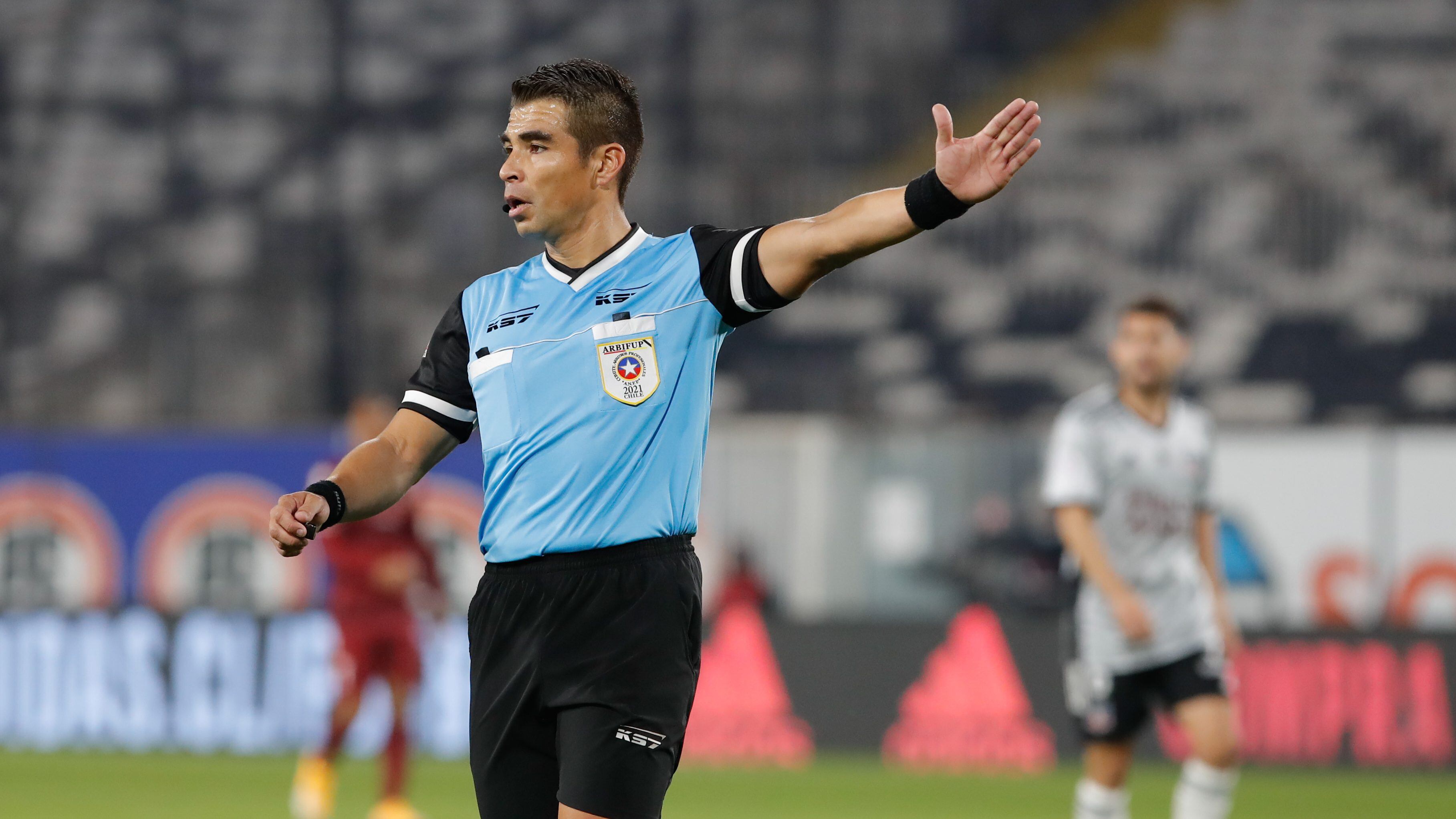 José Cabero será el árbitro del clásico entre la UC y Colo Colo