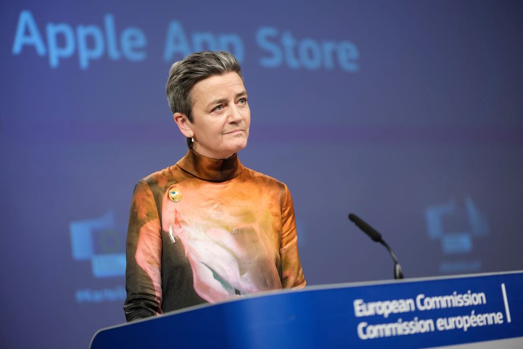 La integrante de la Comisión Europea, Margrethe Vestager, habla con la prensa de la sanción a Apple en la sede de la ciudad de Bruselas en Bélgica.