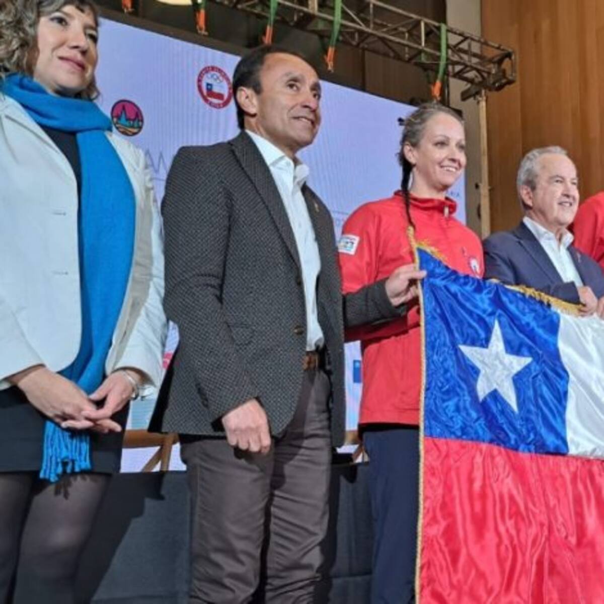 Quiénes son Kristel Köbrich y Esteban Grimalt, los abanderados de Chile en los Juegos Panamericanos Santiago 2023