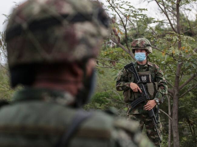 Soldados mantienen puestos de vigilancia en territorio colombiano