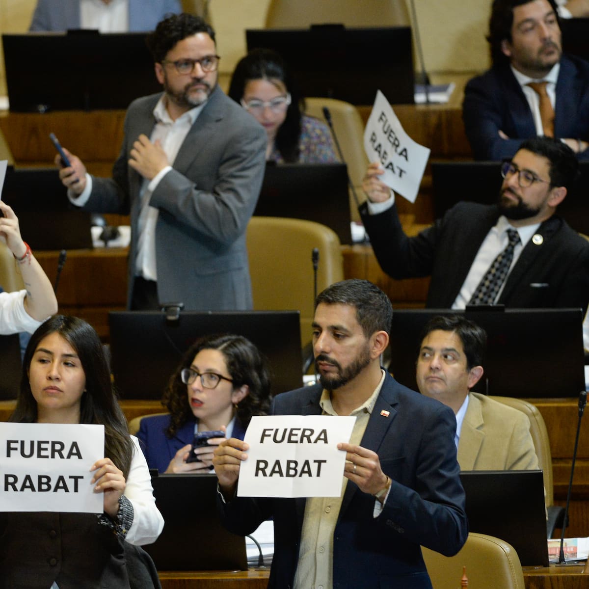 Cámara de Diputados aprueba pedir la renuncia al ministro de Justicia, Fernando Rabat