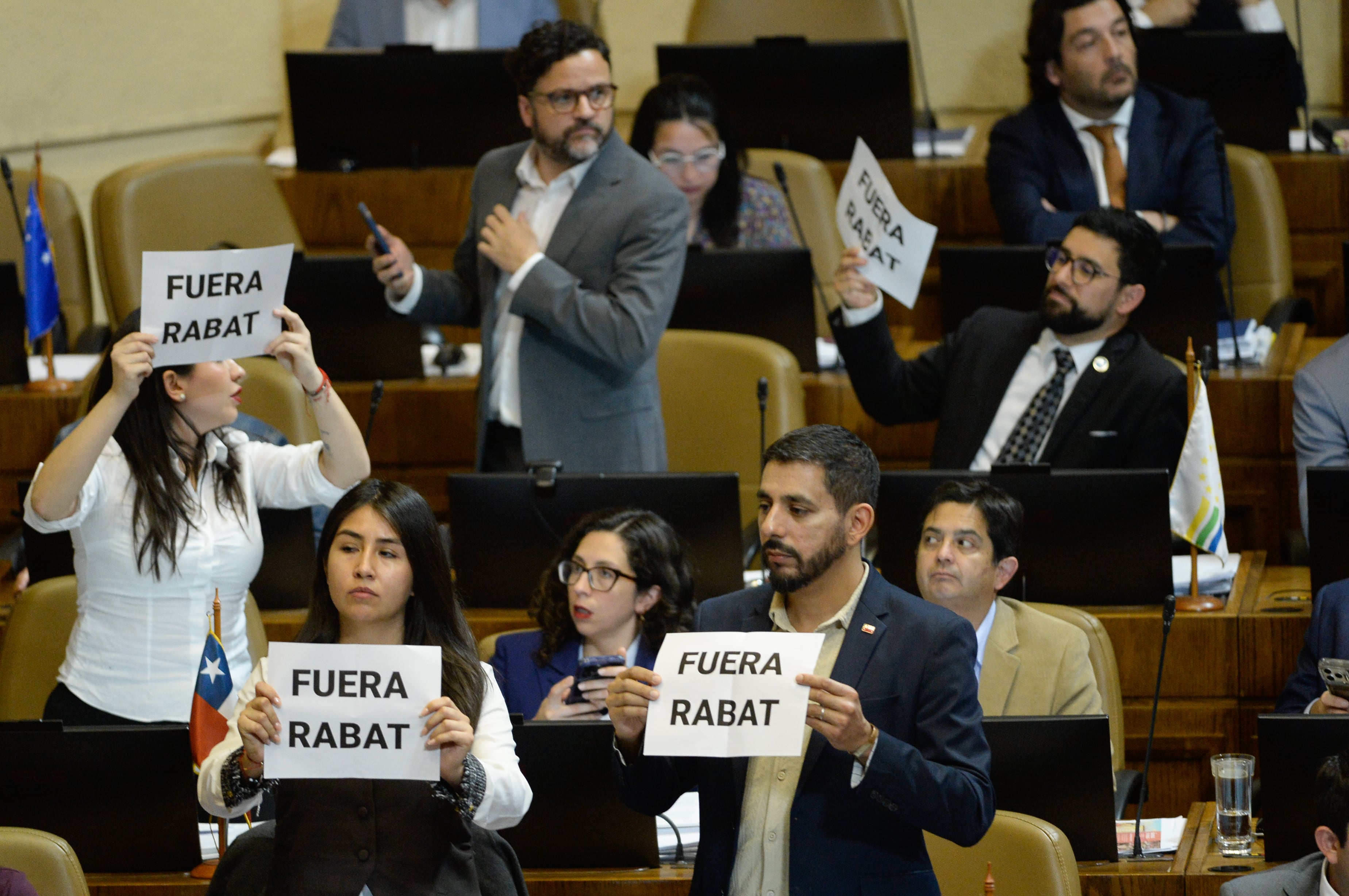 Cámara de Diputados aprueba pedir la renuncia al ministro de Justicia, Fernando Rabat