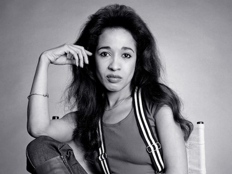 Ronnie Spector Press Shoot, London 01/01/1977 (Sony Music Archive via Getty Images/Tom Sheehan)