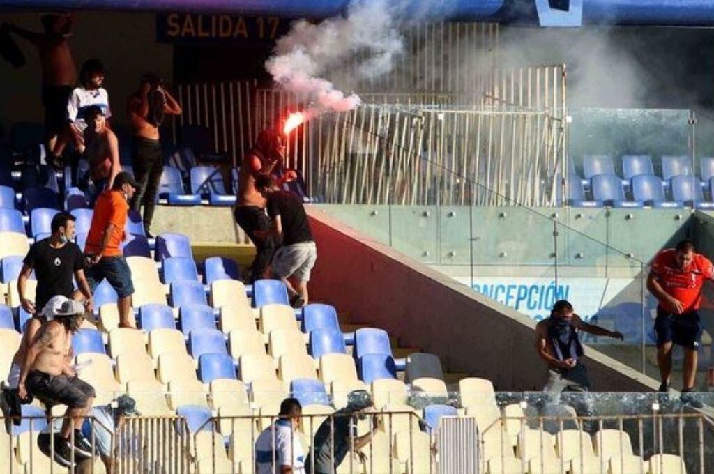 Tribunal de Disciplina sancionó a Colo Colo y Universidad Católica por incidentes en la Supercopa