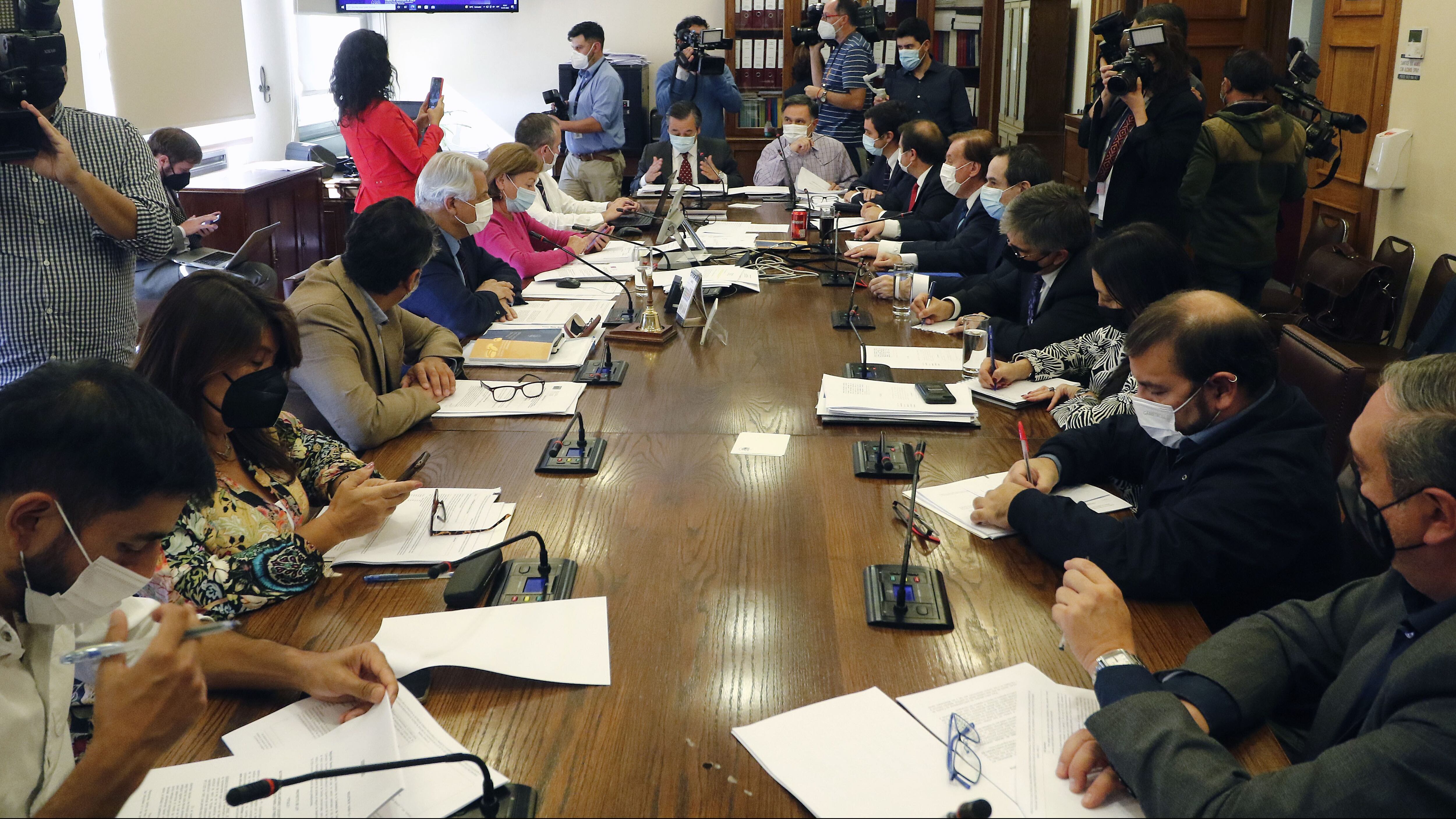 13 DE ABRIL DE 2022/VALPARAISOVista general de la Comisión de Hacienda de la Cámara de Diputados.
FOTO: LEONARDO RUBILAR CHANDIA/AGENCIAUNO