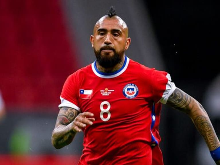 Arturo Vidal llegó a Chile para defender la Roja: «Cada país tiene sus reglas y ojalá que todos puedan venir»