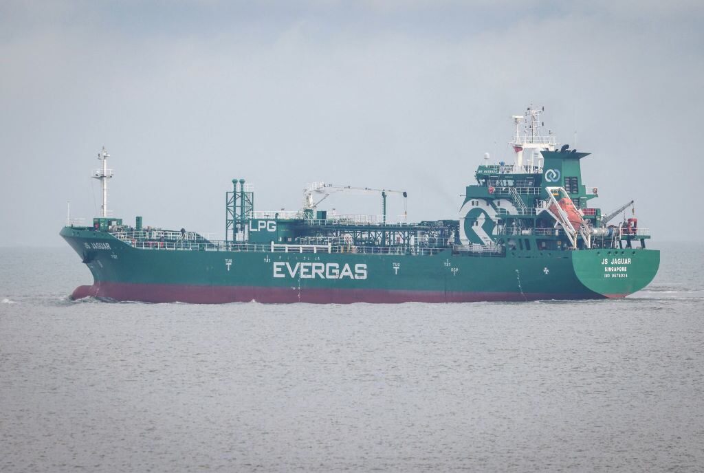 Carguero lleva gas hasta el puerto de Wilhelmshaven en Alemania