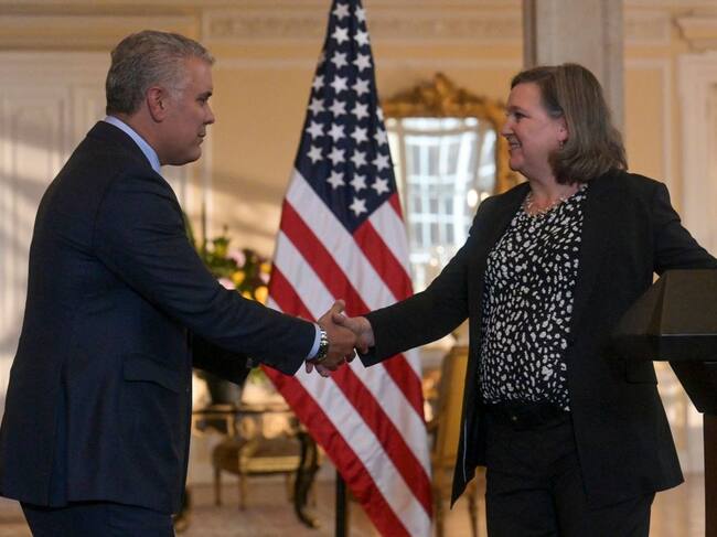 El presidente colombiano Ivan Duque con la diplomática estadounidense Victoria Nuland