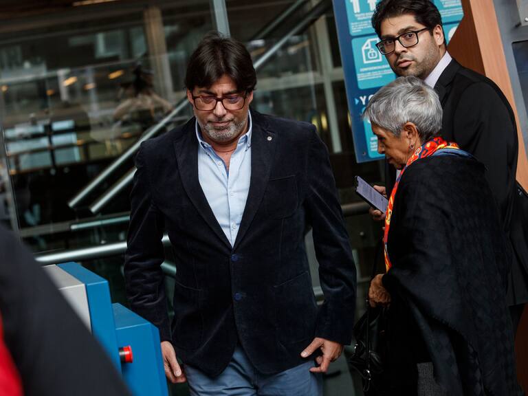 Agencia Uno | El alcalde de Recoleta, Daniel Jadue, asiste al Centro de Justicia