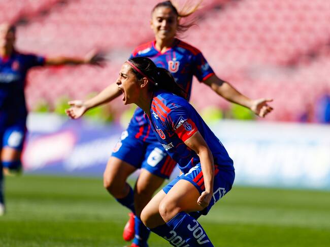 Daniela Zamora, capitana y goleadora de las leonas