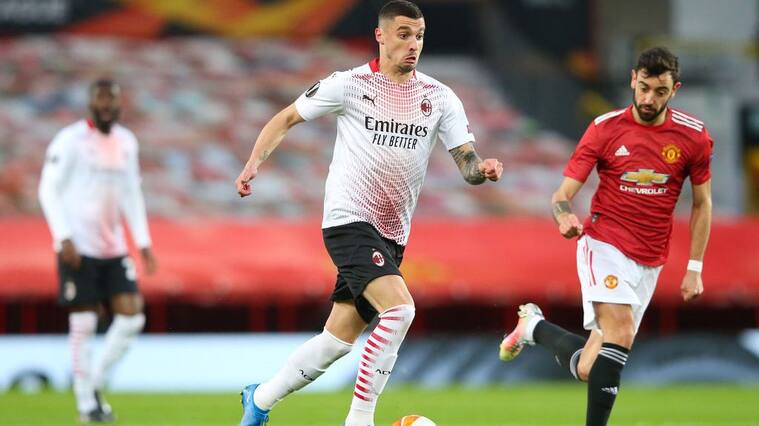 MANCHESTER, ENGLAND - MARCH 11: Rade Krunic of A.C. Milan during the UEFA Europa League Round of 16 First Leg match between Manchester United and A.C. Milan at Old Trafford on March 11, 2021 in Manchester, England. Sporting stadiums around the UK remain under strict restrictions due to the Coronavirus Pandemic as Government social distancing laws prohibit fans inside venues resulting in games being played behind closed doors. (Photo by Alex Livesey - Danehouse/Getty Images)