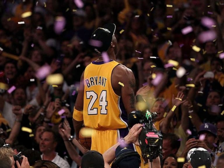 Presentado por Michael Jordan: Kobe Bryant fue inducido al Salón de la Fama del Baloncesto