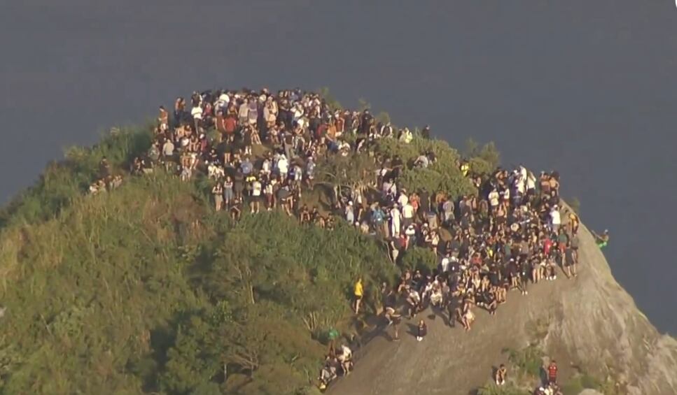 Emergencia en Río de Janeiro: cerca de 200 turistas quedan aislados en medio de una favela