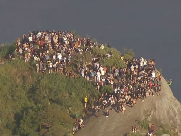 Emergencia en Río de Janeiro: cerca de 200 turistas quedan aislados en medio de una favela