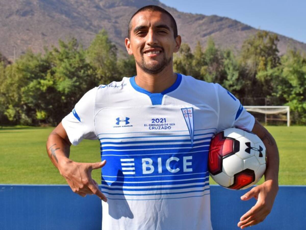 Branco Ampuero fue oficializado como nuevo defensor de Universidad Católica