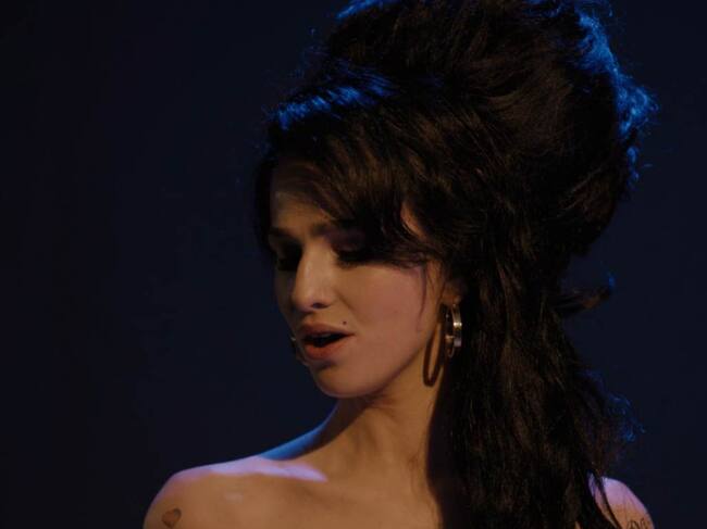 Marisa Abela como Amy Winehouse.