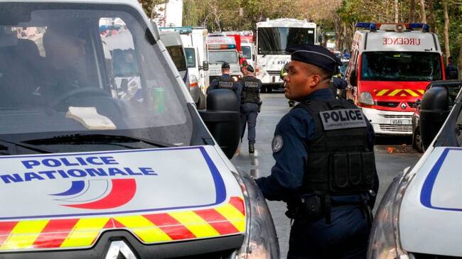 French police secure the scene after several people were injured near the former offices of the French satirical magazine Charlie Hebdo following an attack by a man wielding a knife in the capital Paris on September 25, 2020. - Four people were injured, two seriously, in a knife attack in Paris on September 25, 2020, near the former offices of French satirical magazine Charlie Hebdo, a source close to the investigation told AFP. Two of the victims were in a critical condition, the Paris police department said, adding two suspects were on the run. The stabbing came as a trial was underway in the capital for alleged accomplices of the authors of the January 2015 attack on the Charlie Hebdo weekly that claimed 12 lives. (Photo by GEOFFROY VAN DER HASSELT / AFP) (Photo by GEOFFROY VAN DER HASSELT/AFP via Getty Images)