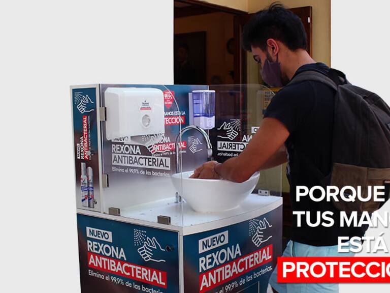 Rexona antibacterial colabora en el combate al Covid-19 instalando estaciones de lavado de manos