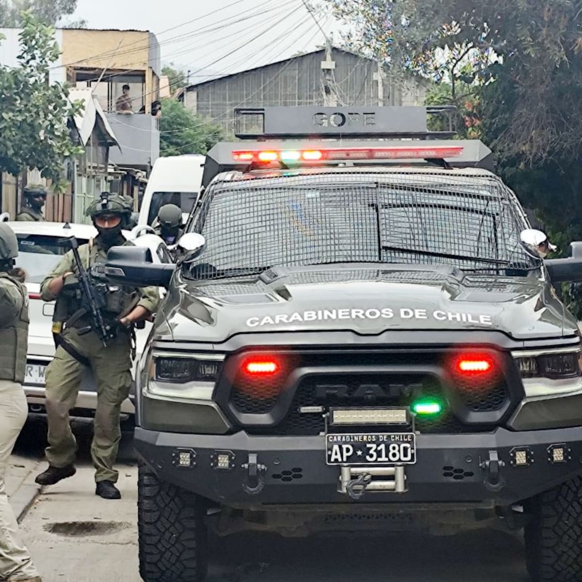 Operativo en inmueble abandonado de Independencia deja ocho detenidos e incautación de droga