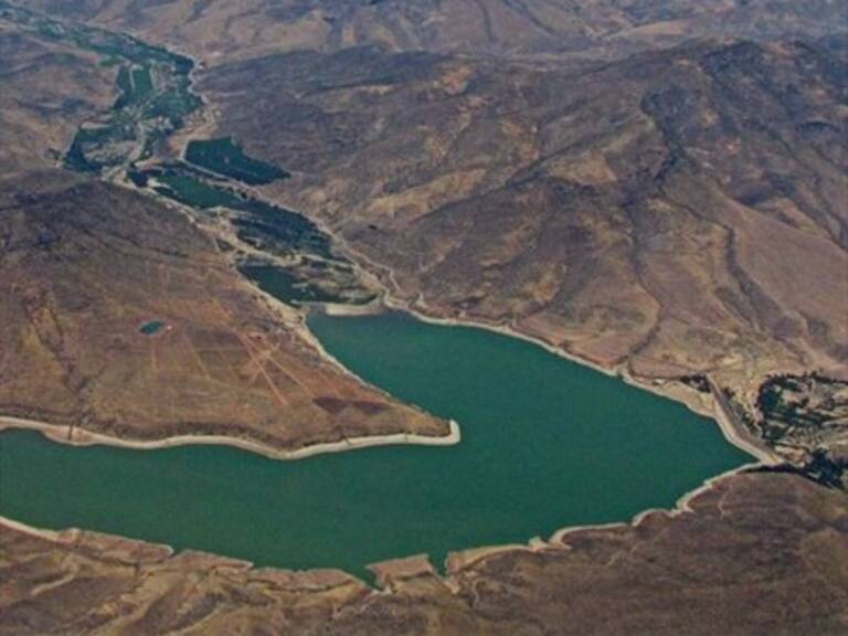 Región de Coquimbo: Video registra el momento en que colapsa muro del embalse Recoleta