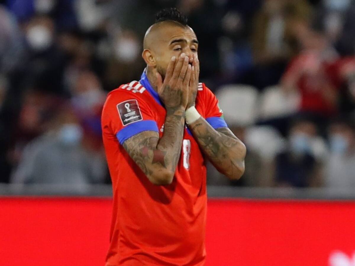Juan Cristóbal Guarello lamentó la expulsión de Arturo Vidal: «Lo quiero y admiro muchísimo como jugador»