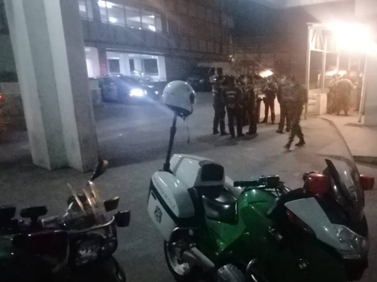 Funcionario de Carabineros fue baleado al interior de una comisaría: su pronóstico es «reservado»