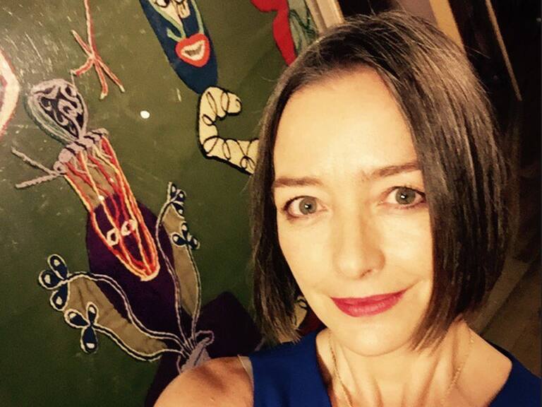 Consuelo Saavedra denuncia compleja situación de familiar de 96 años que está desde el martes sin luz